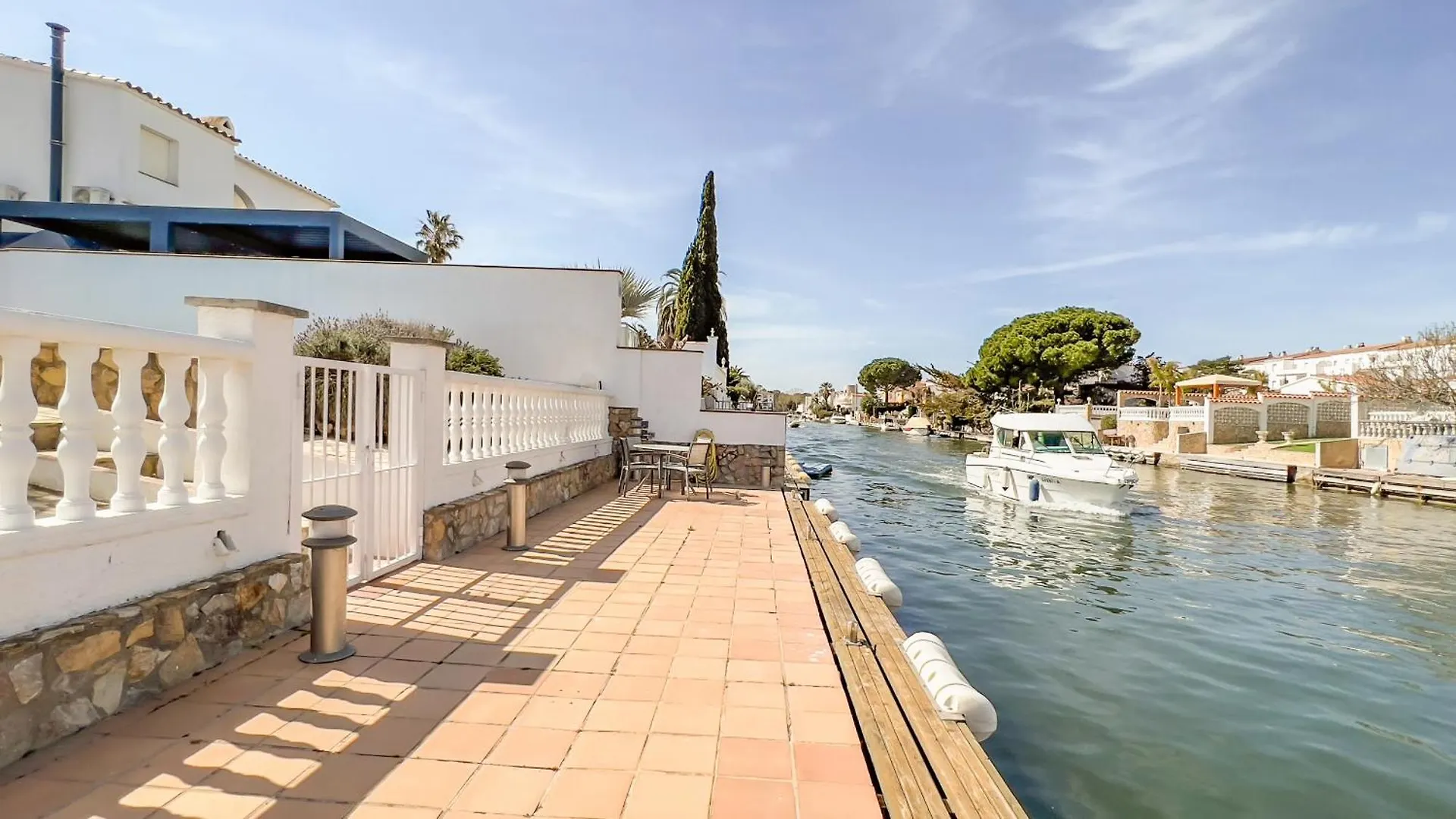 Majordoms - Villa Empuriabrava