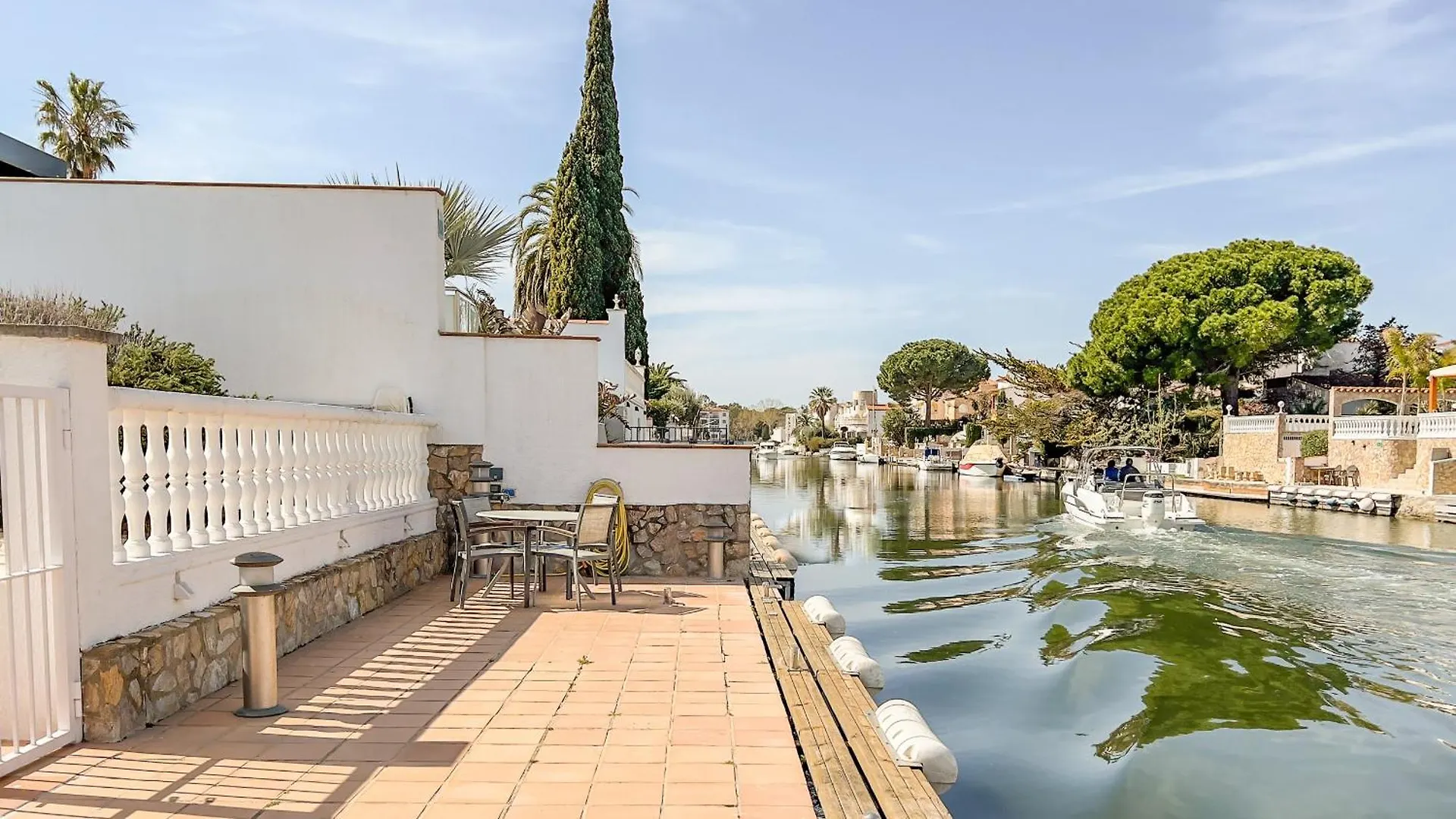 Majordoms - Villa Empuriabrava
